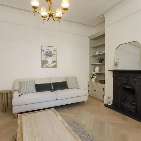 Holiday home St Olaves House Sleeps 10 York