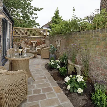 St Olaves House Sleeps 10 York
