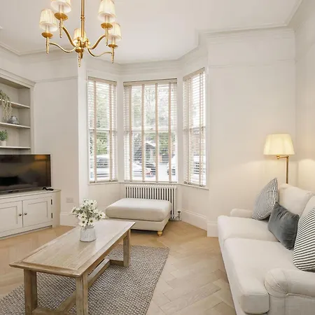 Holiday home St Olaves House Sleeps 10 York