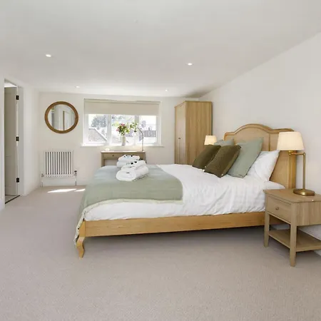 St Olaves House Sleeps 10 Holiday home *