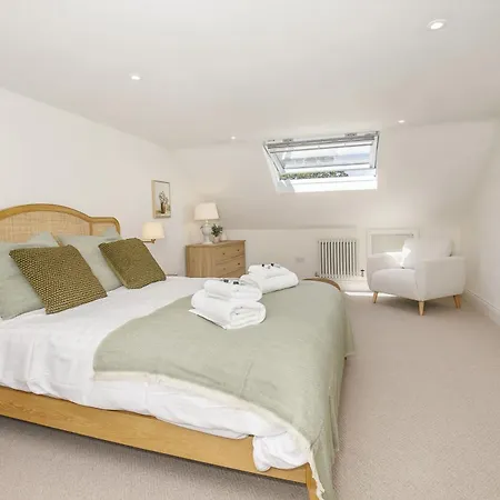 Holiday home St Olaves House Sleeps 10 *