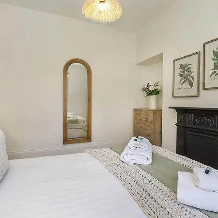 Holiday home St Olaves House Sleeps 10 *