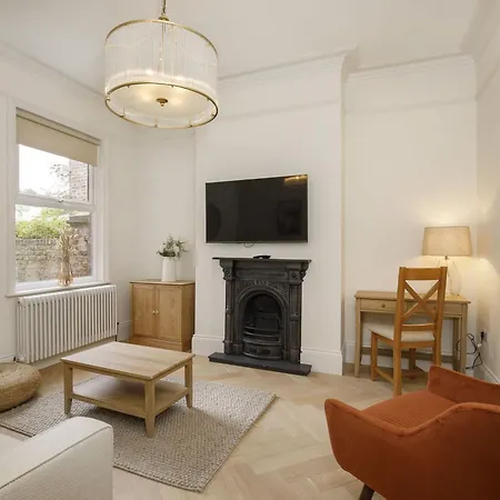 Feriehus St Olaves House Sleeps 10